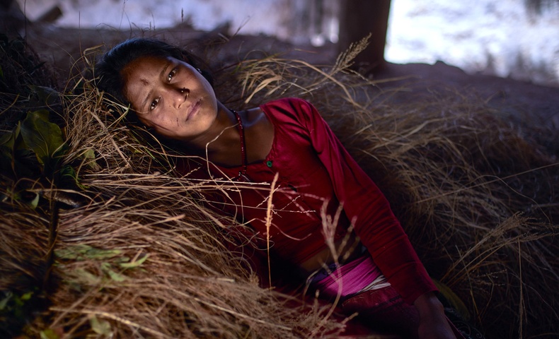 Сарын тэмдэг нь ирсэн эмэгтэйчүүдийг тусгаарлах Непалын харгис уламжлал