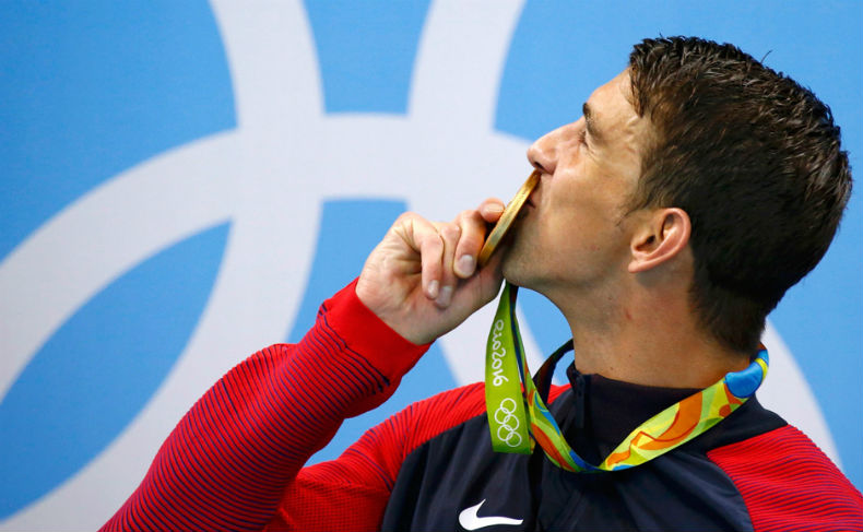 Майкль Фелпс Олимпоос 22 дахь алтан медалиа хүртлээ