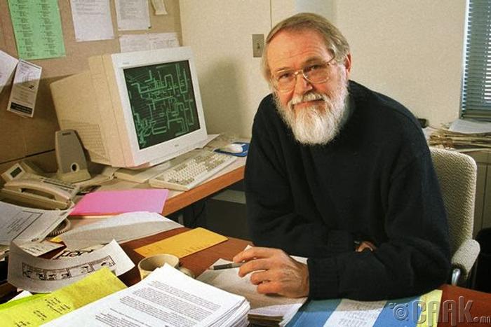 Брайан Керниган (Brian Kernighan)