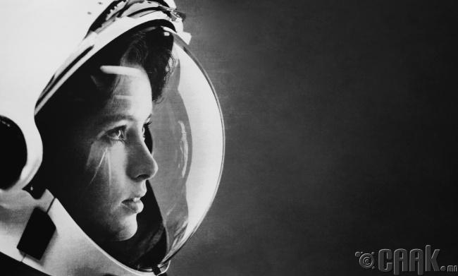 Хамгийн анх сансарт ниссэн ээж Анна Фишер (Anna Fisher)