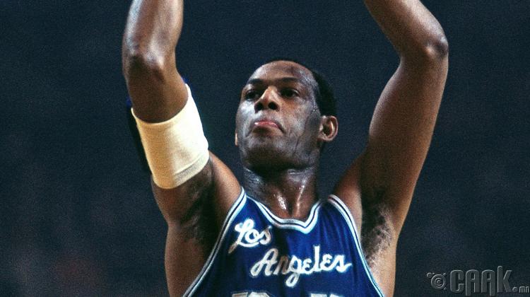 Элжин Бэйлор (Elgin Baylor)