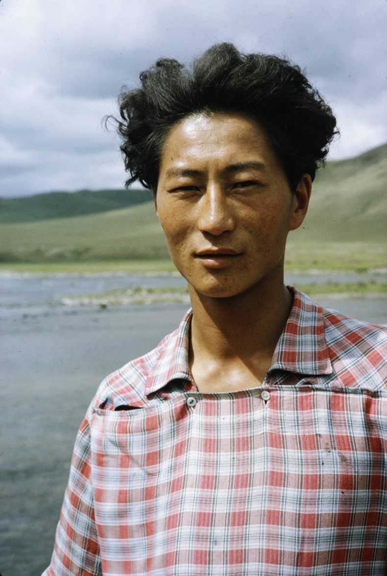 Монгол залуу, 1964