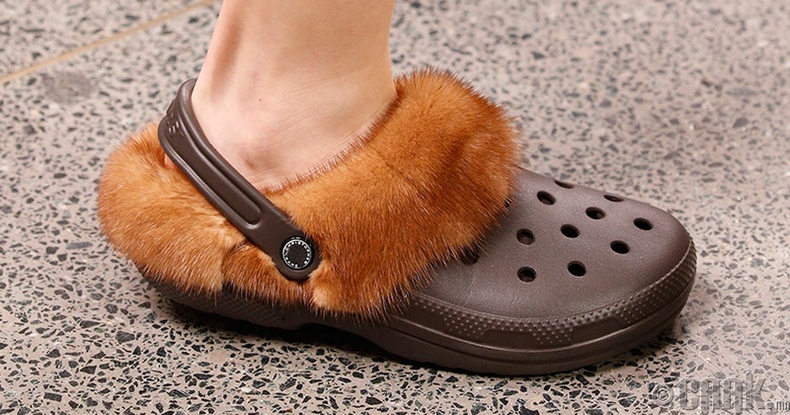 Үслэг Crocs углааш