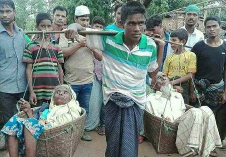 Энэ хүн дайнаас зугтахын тулд Бирмээс Бангладеш руу дүрвэжээ. Гэхдээ тэрээр эцэг эхээ орхиж чадаагүй..