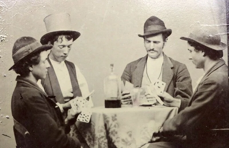 Жаал хүү хочит Билли болон "Regulators" дээрмийн бүлгийн Фред Вайт, Хенри Браун, Дик Брювер нар. Мексик улс, 1877 он.