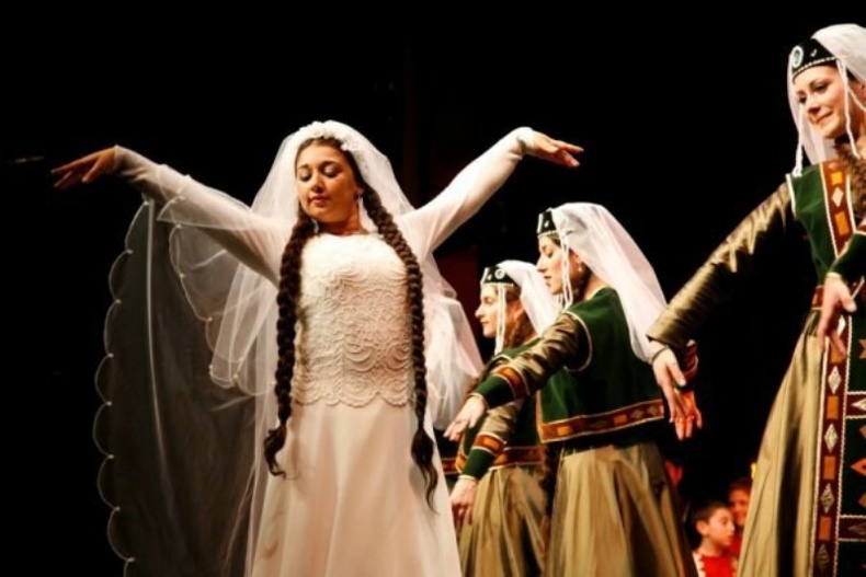 Армен: Үндэсний бүжиг
