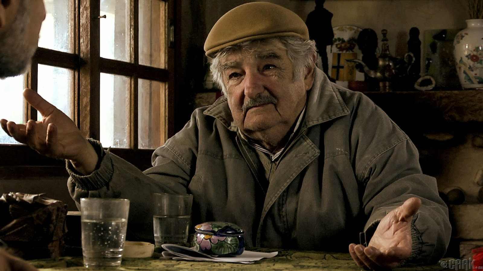 article_images/Cumhurbaskanina_Otostop-Jose_Mujica.jpg_watermarked