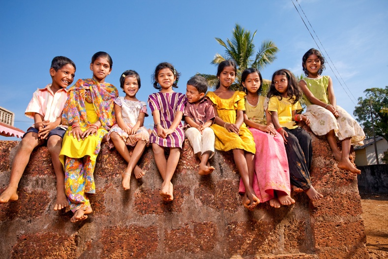 Энэтхэг: Өгөөмөр сэтгэл ба эв эе