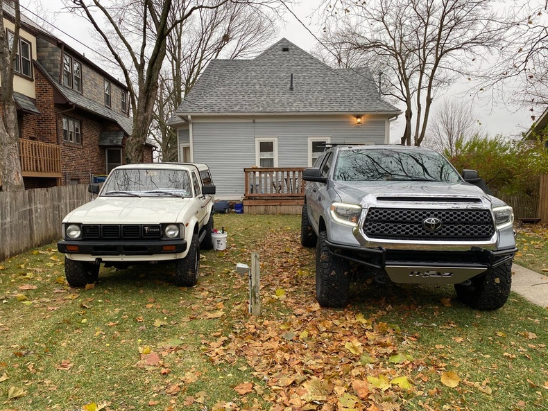 1980 оны болон 2020 оны Toyota Tacoma пикап хоорондын ялгаа