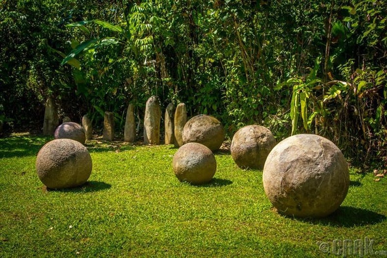 Коста-Рикагийн чулуун бөмбөрцгүүд
