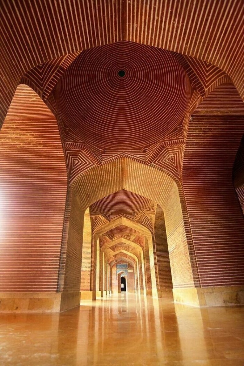 17-р зуунд баригдсан Шах Жаханы сүм - Пакистан улс