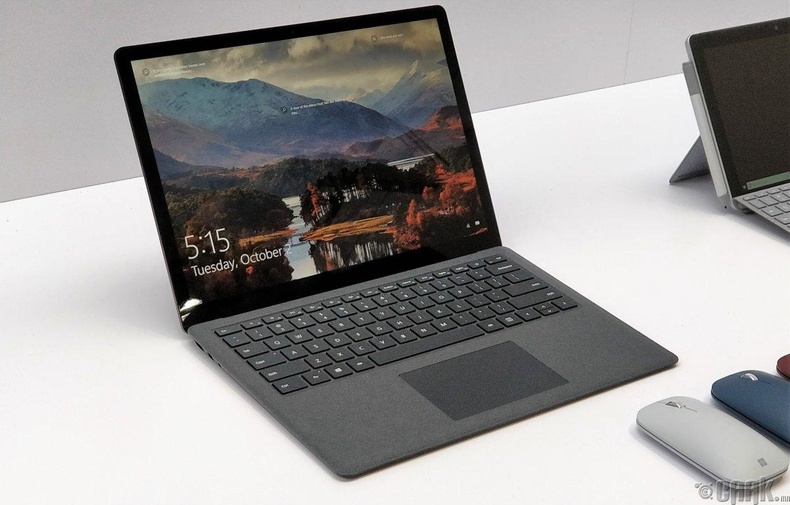 "Microsoft Surface Laptop 2"