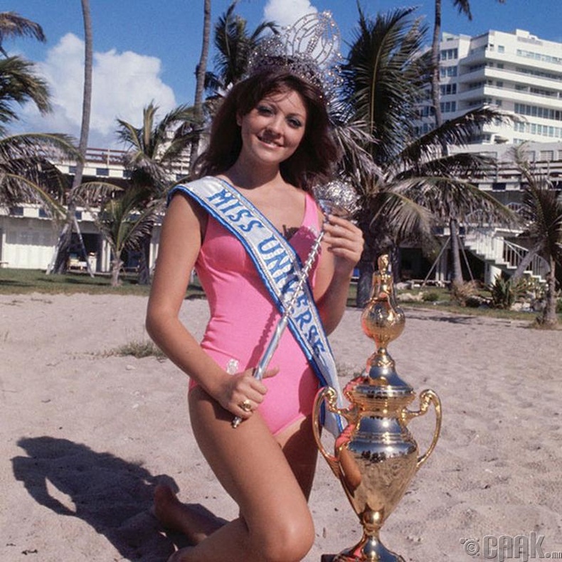 "Miss Universe-1971"-ын ялагч: Ливаны гоо бүсгүй Делиа Риск, 18 настай, 173 см өндөр.