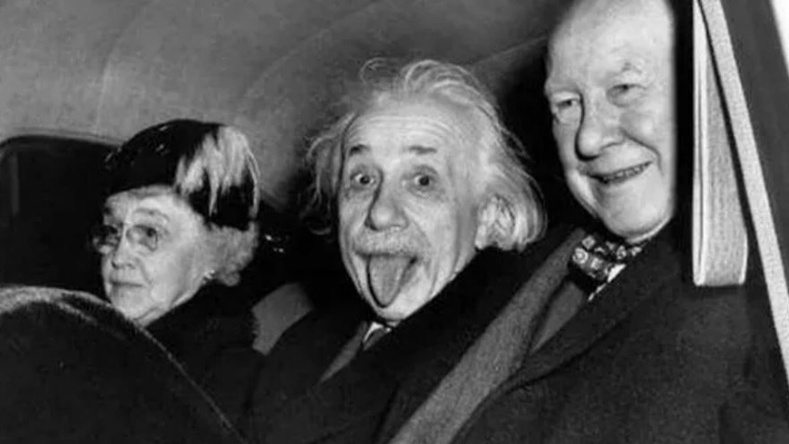 Альберт Эйнштейн нь Израилийн ерөнхийлөгч болох боломжтой байсан ч уг саналаас татгалзсан