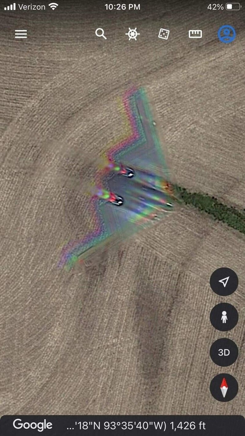 Радарт харагддаггүй бөмбөгдөгч онгоц Google Maps дээр буусан нь