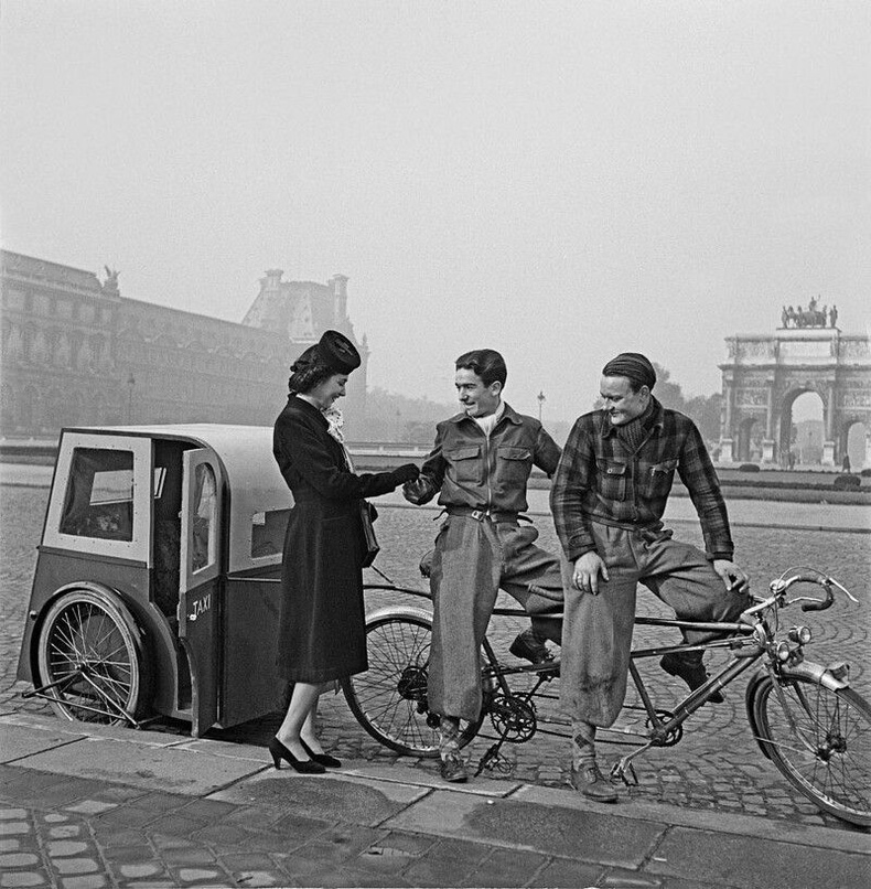 Дугуйтай таксичид - Парис, 1943