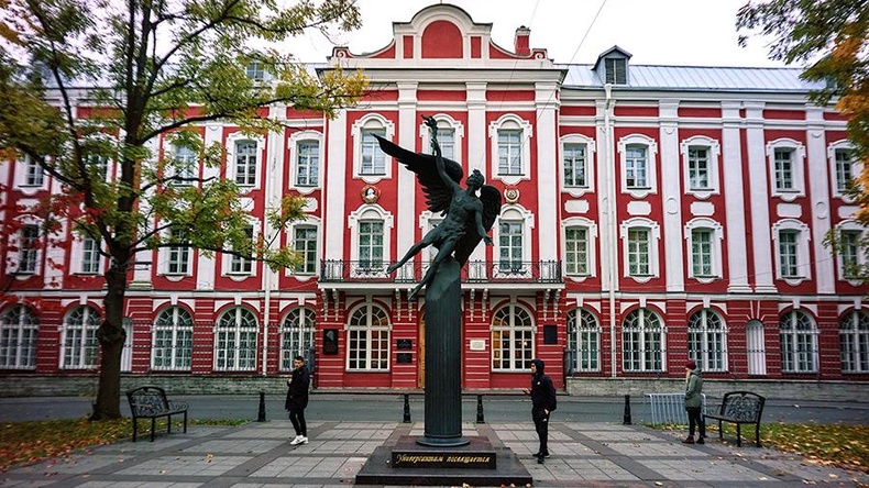 5. Санкт-Петербургийн Их Сургууль