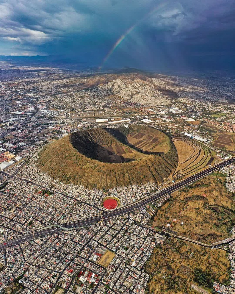 Мексикийн Ла Калдера галт уул