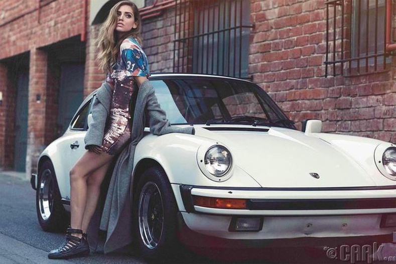 Киара Феррани (Chiara Ferragni)- 1980-аад оны "Porsche 911"