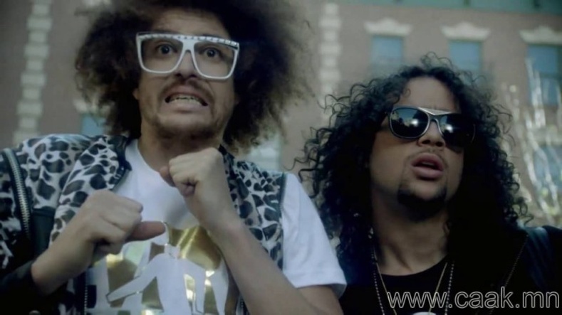 LMFAO feat Goon Rock and Lauren Bennett – “Party Rock Anthem”