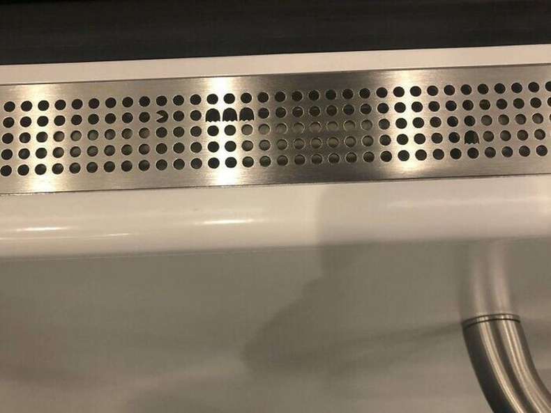 Стокхольм дахь метроны шинэ вагонуудын агааржуулагч. Сайн ажиглавал хөгжилтэй зүйл нуугдсаныг та олж харна.