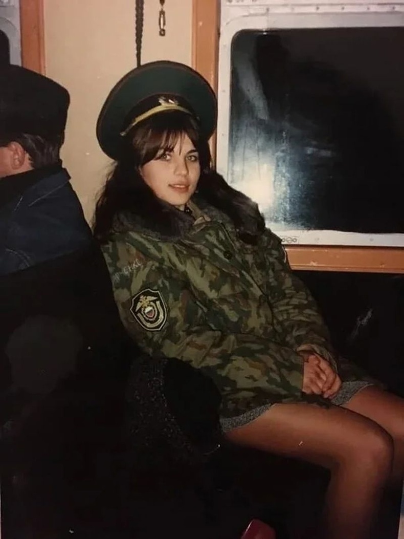 Галт тэргэн дэх орос охин, 1990-ээд он