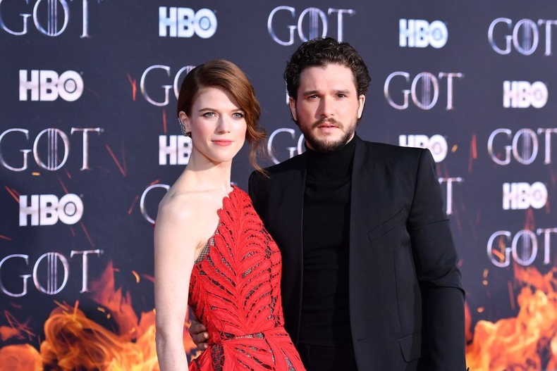 Кит Харингтон ба Роуз Лесли (Kit Harington, Rose Leslie)