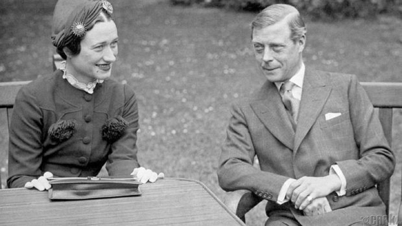 Хатан хааны гэр бүлд 70 жилийн дараа Америк хүн дахин нэгдэхээр боллоо