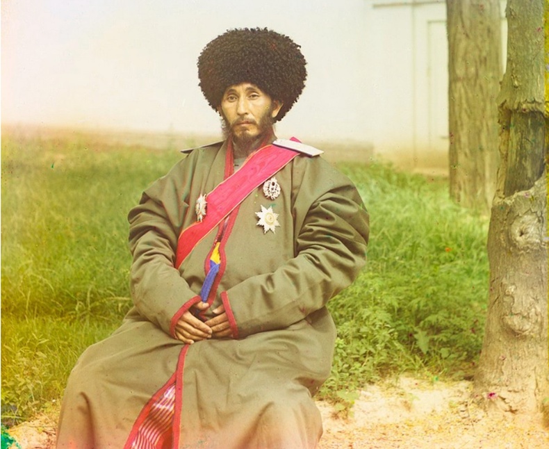 Одоогийн Узбекистан, тэр үеийн Хорезмын бүсийн захирагч Исфандияра Юржи Бахадур - 1910 он