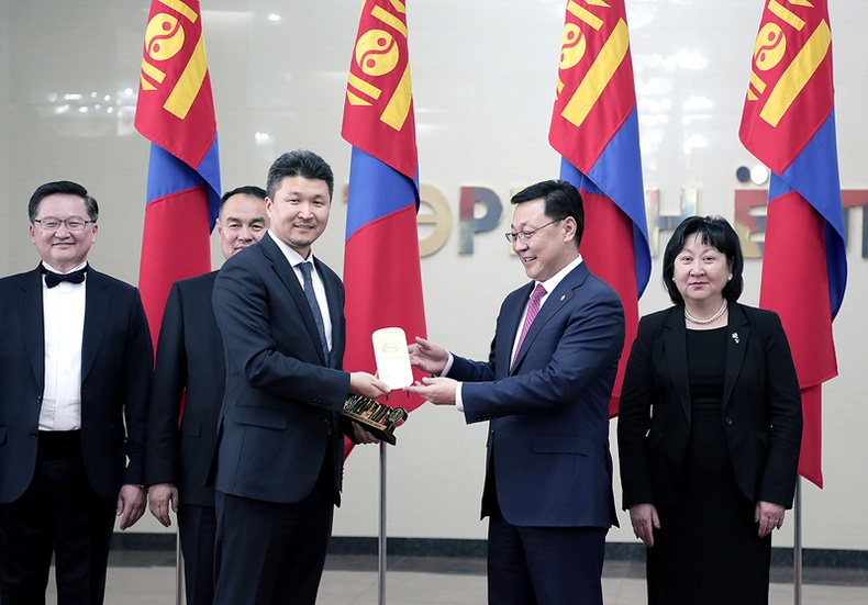Голомт Банк Монгол улсын “ТОП-100 ААН”-ээр 14 дэх жилдээ шалгарлаа