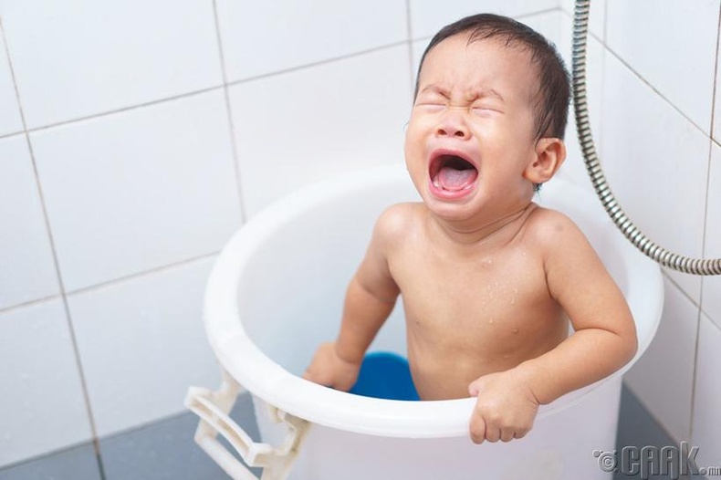Толгойг нь угааж байх үед хүүхэд уйлдаг шалтгаан