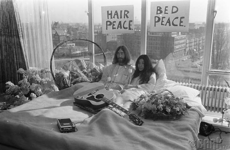 Жон Леннон (John Lennon) болон Йоко Оно (Yoko Ono)