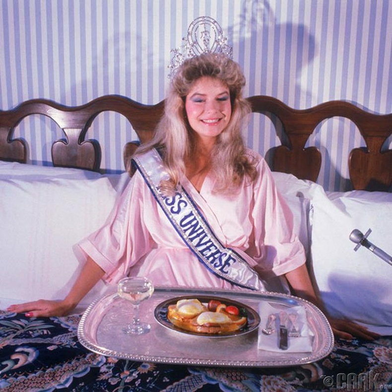 "Miss Universe-1983"-ын ялагч: Шинэ Зеландийн гоо бүсгүй Лоррейн Даунс, 19 настай, 174 см өндөр.