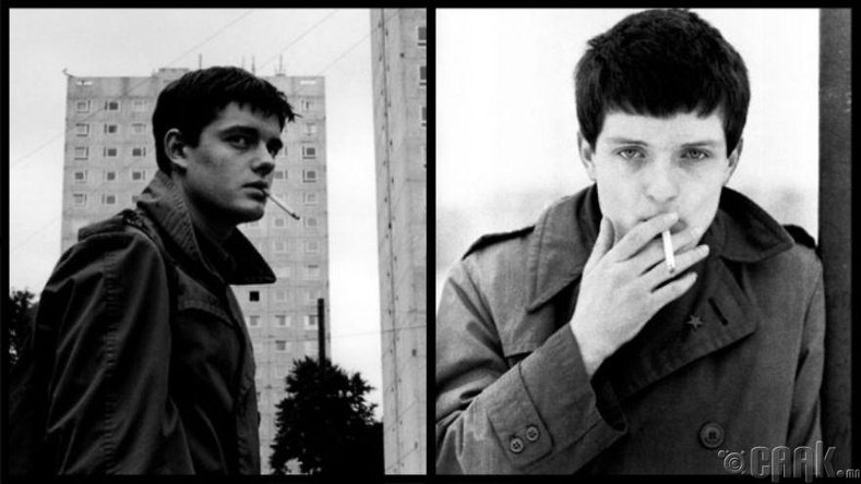 Сэм Райли - "Control" кинонд Joy Division хамтлагийн дуучин Иан Кертисийн дүр