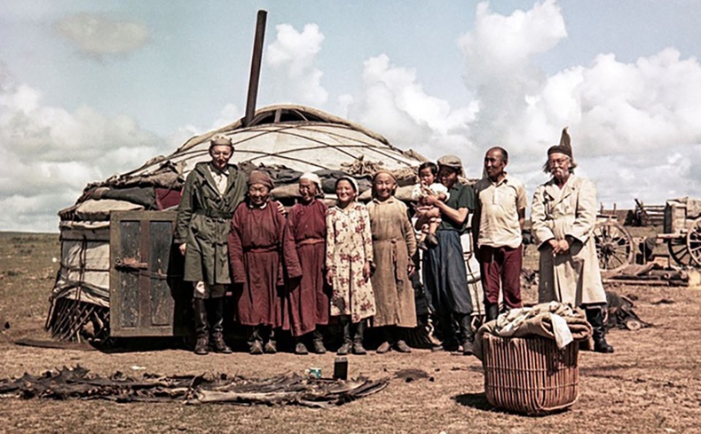 Чех гэрэл зурагчны 1960-аад оны Монголоор аялсан фото тэмдэглэл