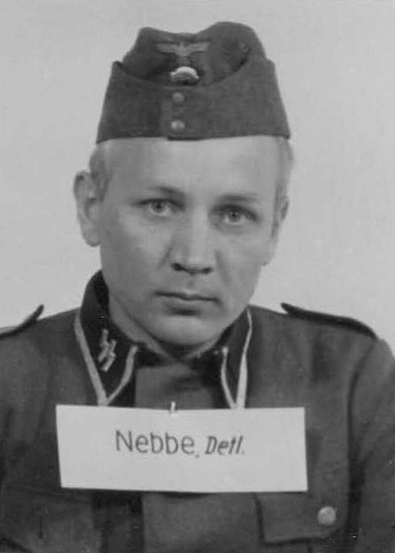 Детлер Неббэ, наймаачин байсан. 1933 онд SS-д элссэн, хаупшарфюрер цолтой.
