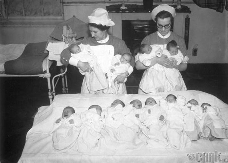 Зул сарын өдөр зэрэг төрсөн 12 хүүхэд - 1937 он