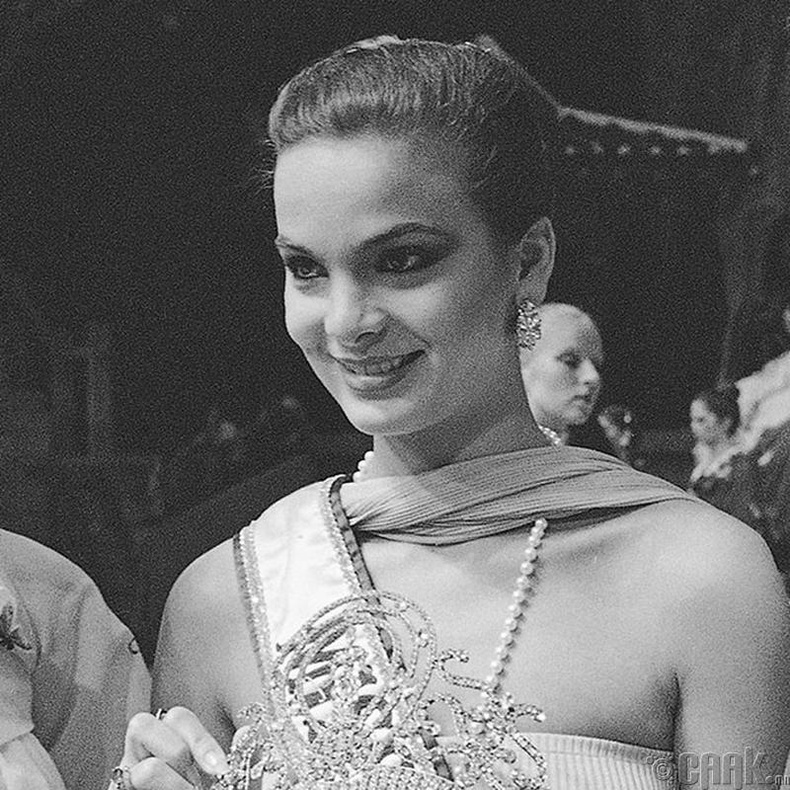 "Miss Universe-1979"-ын ялагч: Венесуэлийн гоо бүсгүй Марика Сайалеро, 18 настай, 173 см өндөр.