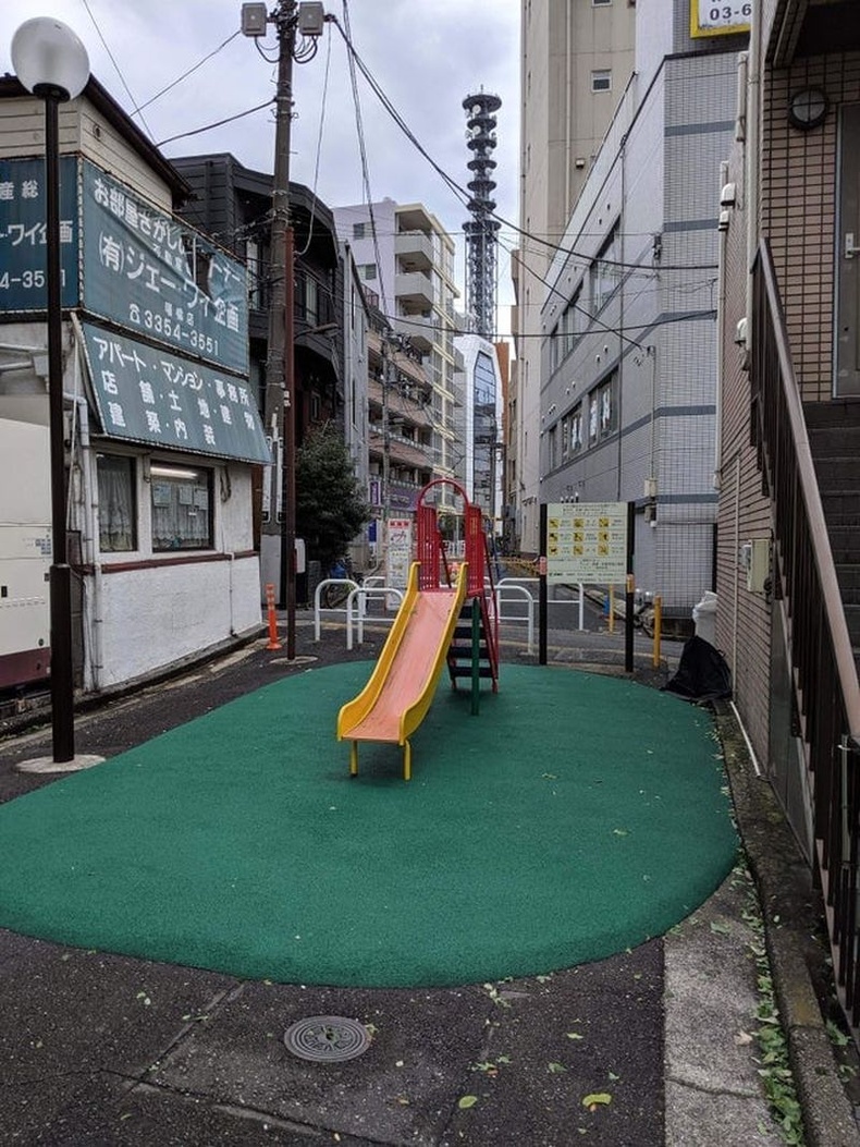 Японы Шинжүкү дэх тоглоомын талбай