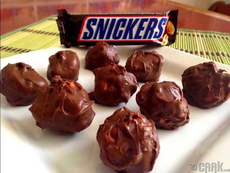 "Snickers"