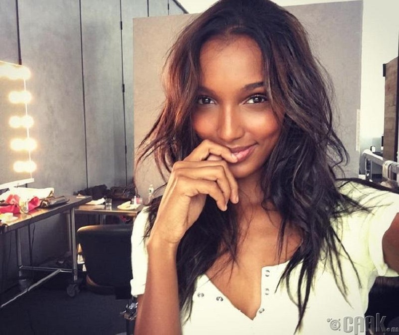 Жасмин Түкэс (Jasmine Tookes)