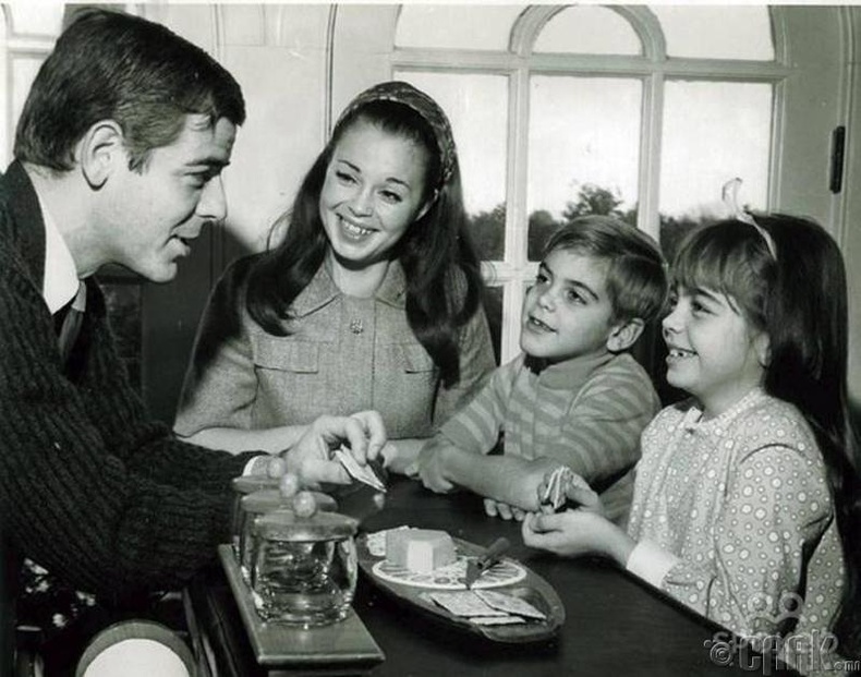 7 настай Жорж Клуни (1968)