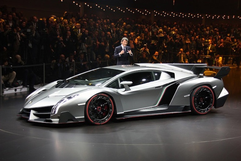 Суперкар “Lamborghini Veneno” 