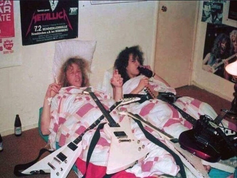 Metallica-ийн Жеймс Хетфилд, Кирк Хамметт нар Киркийн ээжийн гэрт, 1983 он.