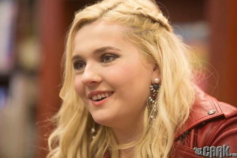 16 сая ам.долларын хөрөнгөтэй Эбигейл Бреслин (Abigail Breslin)