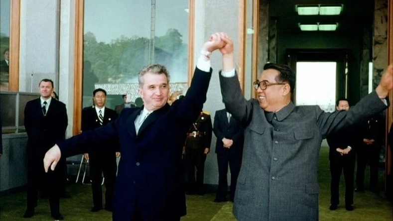 Румыний удирдагч Чаушеску, Хойд Солонгосын удирдагч Ким Ир Сен нар чардаш бүжиг хийж байна - Пёньян, 1971