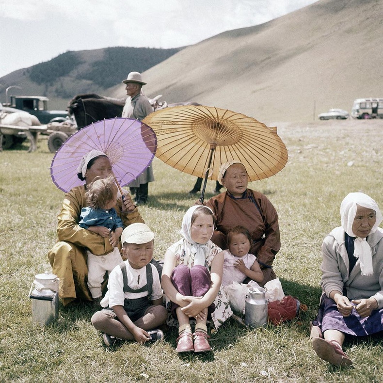 Наадамлахаар ирсэн эмэгтэйчүүд, хүүхдүүд - 1962