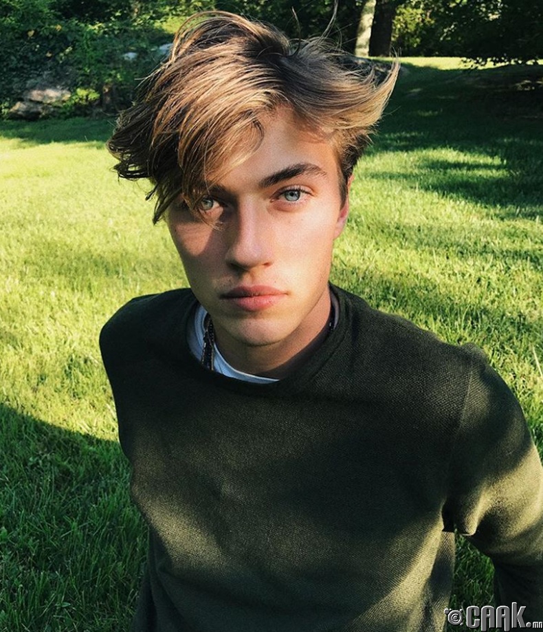 20 настай Лаки Блю Смит (Lucky Blue Smith)