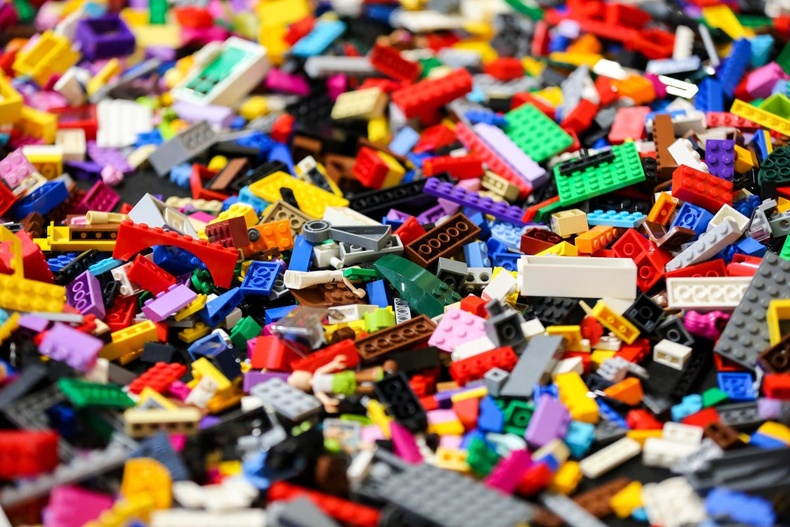 Борлуулалт нь нэмэгдэж байгаатай холбоотойгоор “Lego” АНУ-д анхны үйлдвэрээ барина
