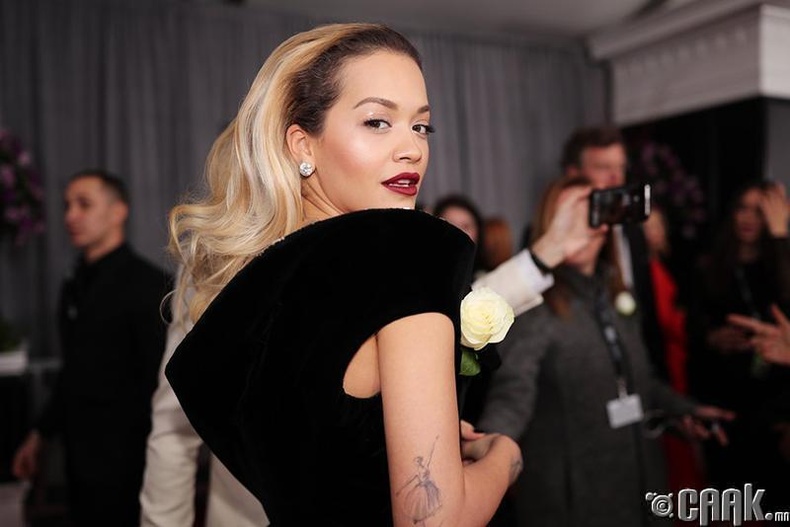 Рита Ора (Rita Ora) цоглог хэвээр шүү